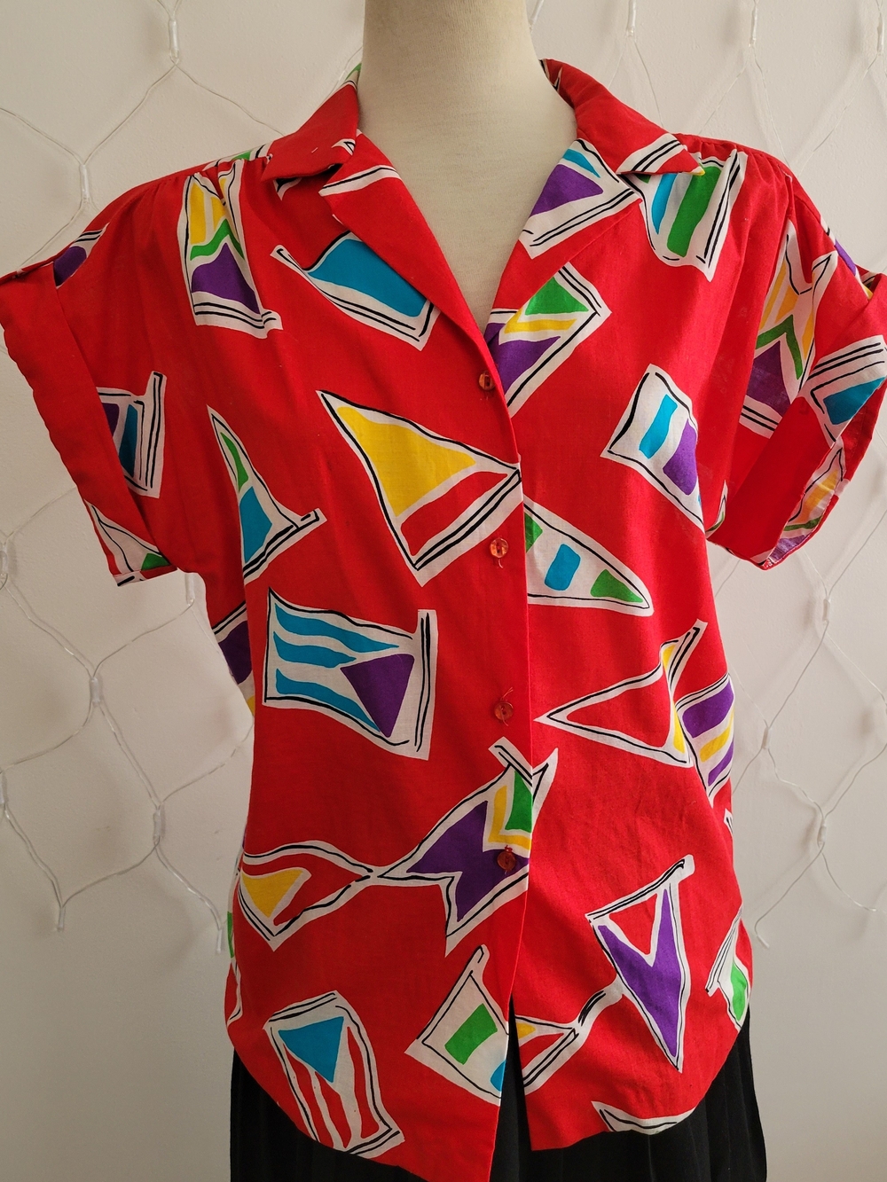 Vintage Teddi of CA Bright Red Short-Sleeve Button Down Shirt • Size 12